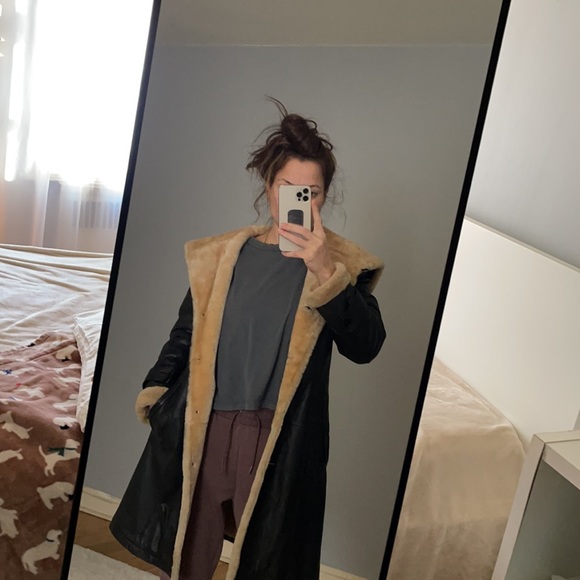 Shearling fur coat - Picture 8 of 8